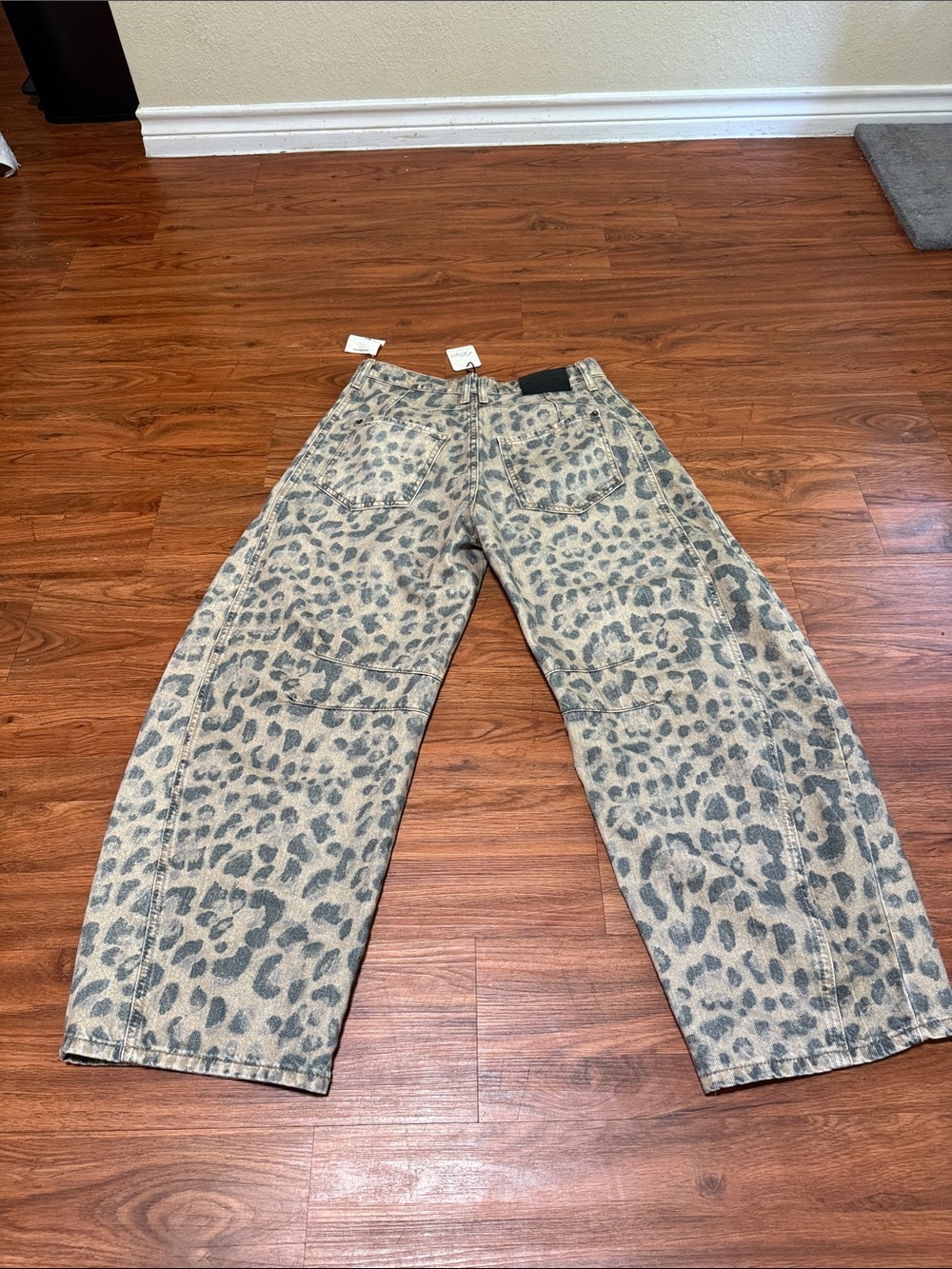 We The Free Good Luck Printed Barrel Jeans - Picture 12 of 13